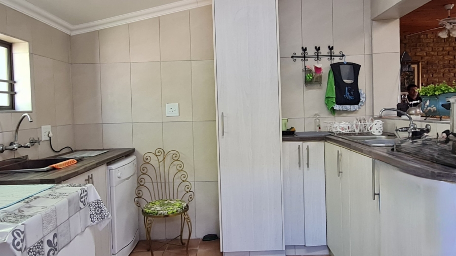 4 Bedroom Property for Sale in Boggomsbaai Western Cape